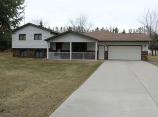 37721 Sunnyfield Cir, Avon, MN 56310