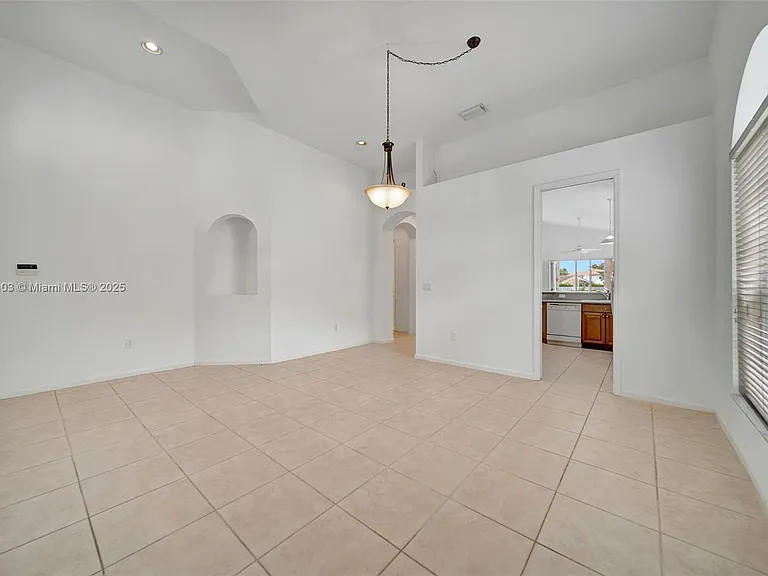 7314 NW 19th Ct — Photo 4