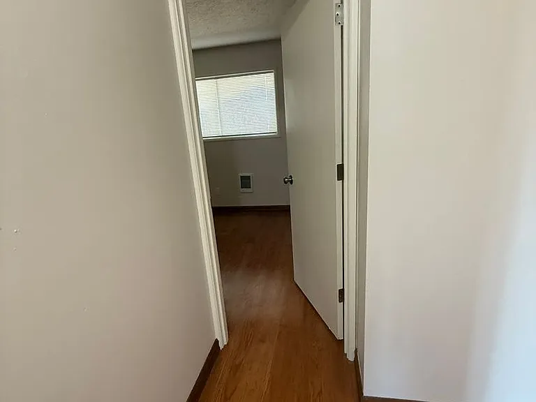 11485 SW Greenburg Rd — Photo 15