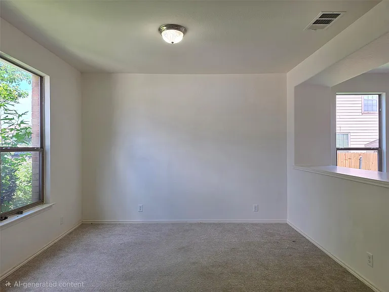 160 Mistletoe Ln — Photo 2