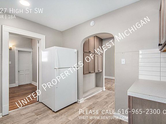 2nd image of 627 High St SW