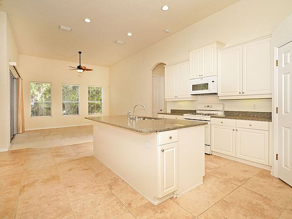 5th image of 4449 Chastain Dr