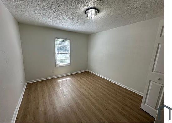 5th image of 1021 Woodstock Ave