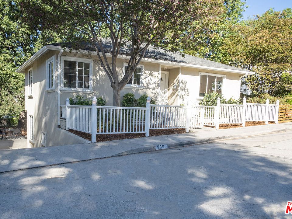 1st image of 939 Cresthaven Dr