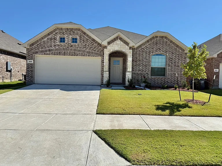 5119 Penrose Dr — Photo 1
