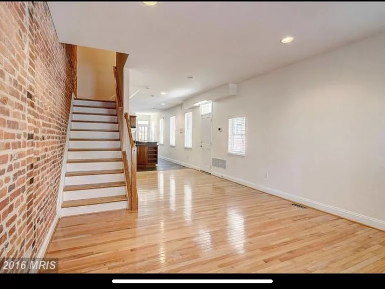 2611 E Fairmount Ave — Photo 8