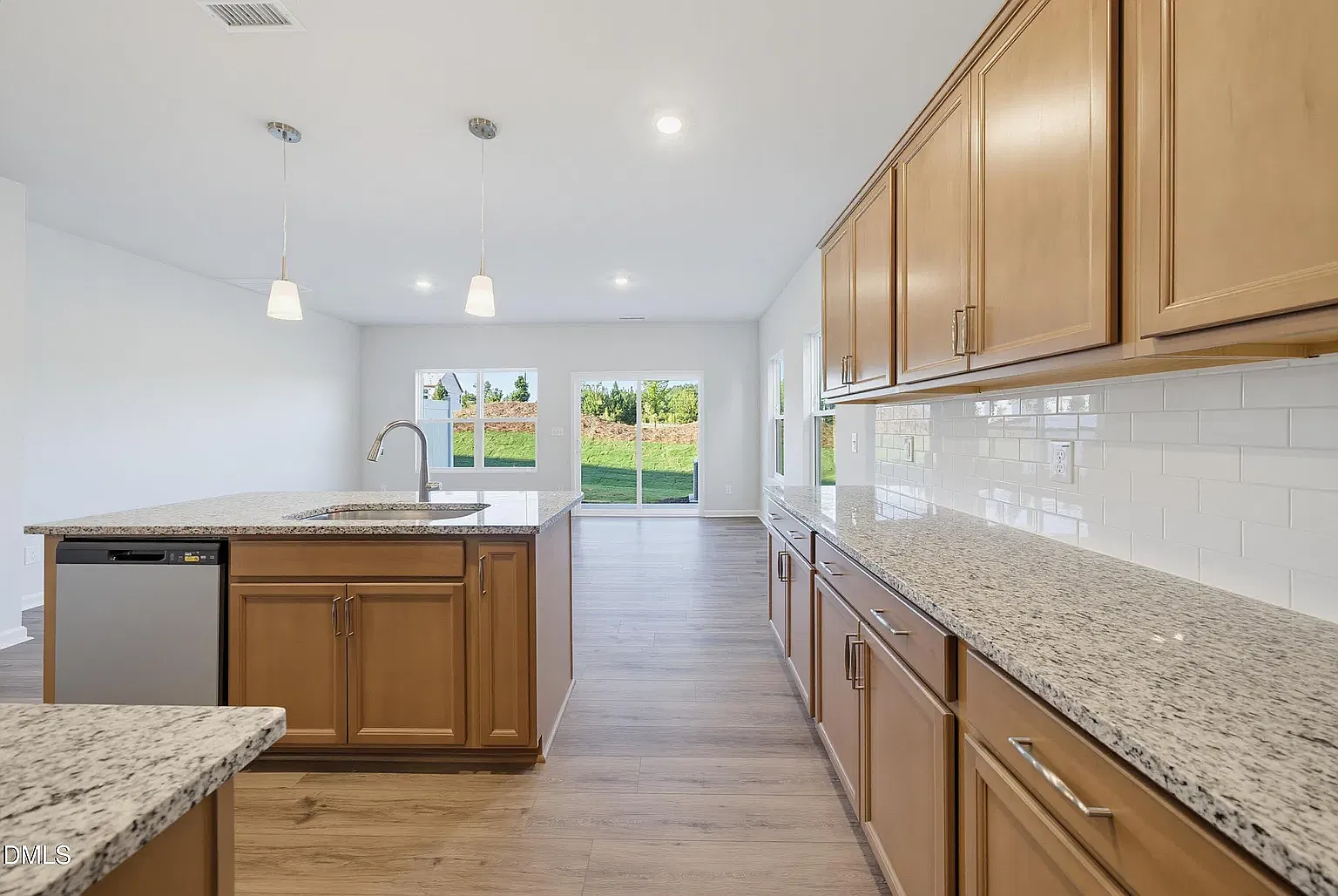 3 bed, 2.5 bath, 1735 sqft, $1,995 — Photo 1
