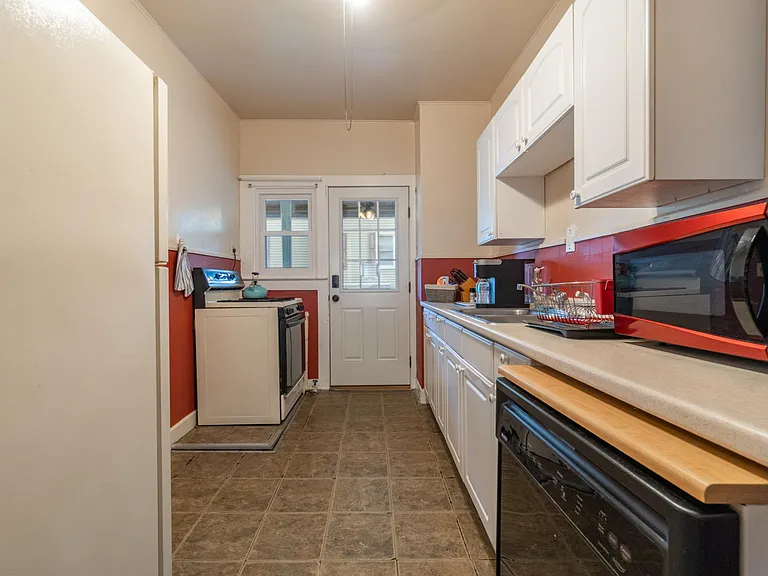 172 Church St #2 — Photo 15