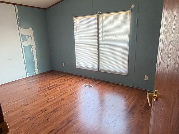5th image of 250 8th St