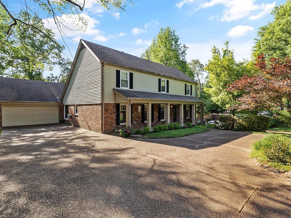 1st image of 2211 Coachmans Dr