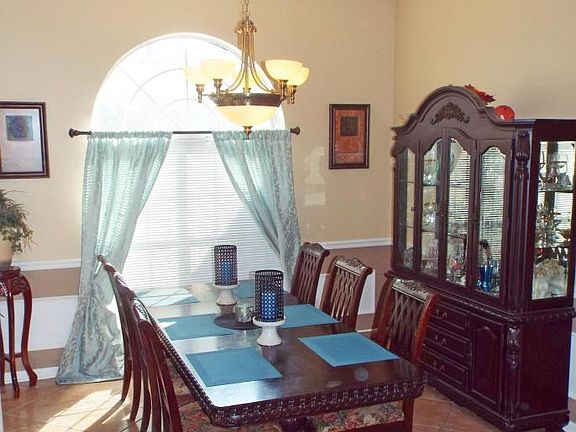 5th image of 499 Charles Pinckney St