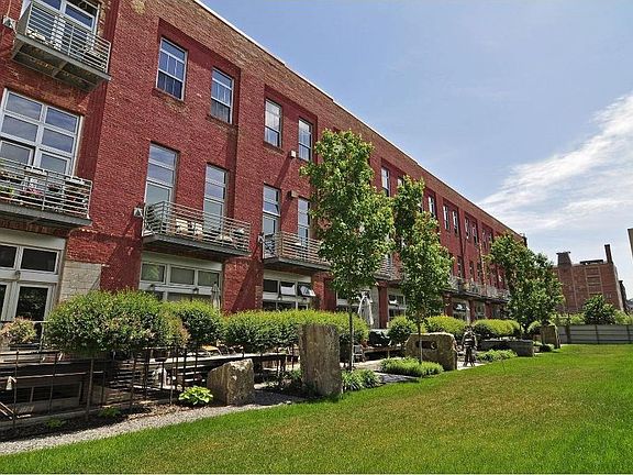 Shared courtyard green space