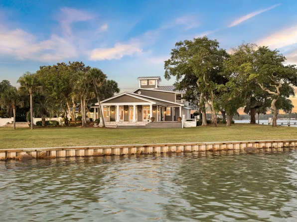 11 Paradise Point Rd, Shalimar, FL 32579