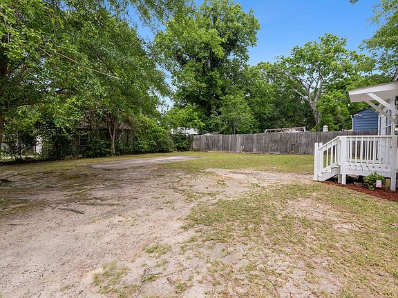 5th image of 223 Circle Ct