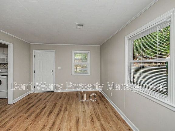 5th image of 419 Hobson St