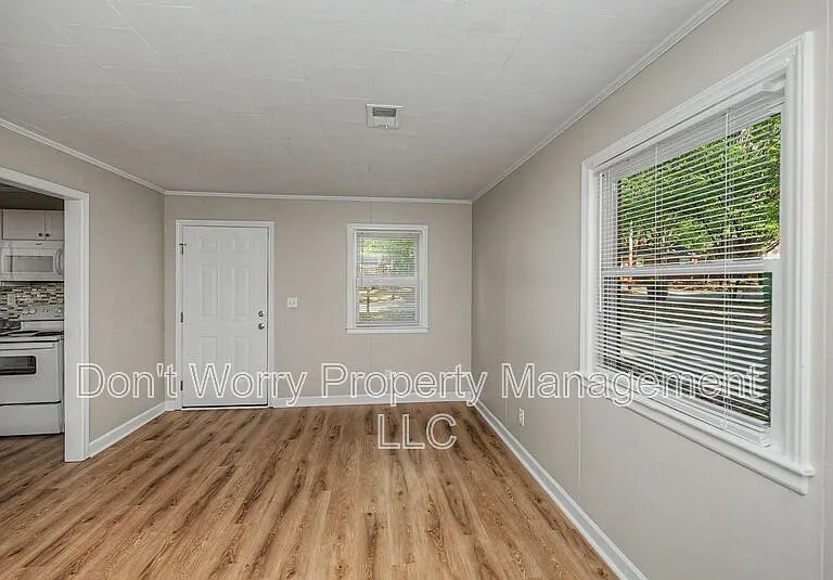 419 Hobson St — Photo 5