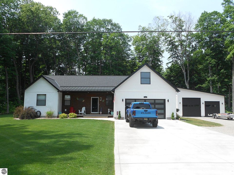 1st image of 3924 E Shore Dr