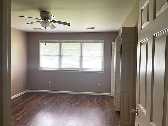 2nd image of 160 E Willow Creek Blvd #1