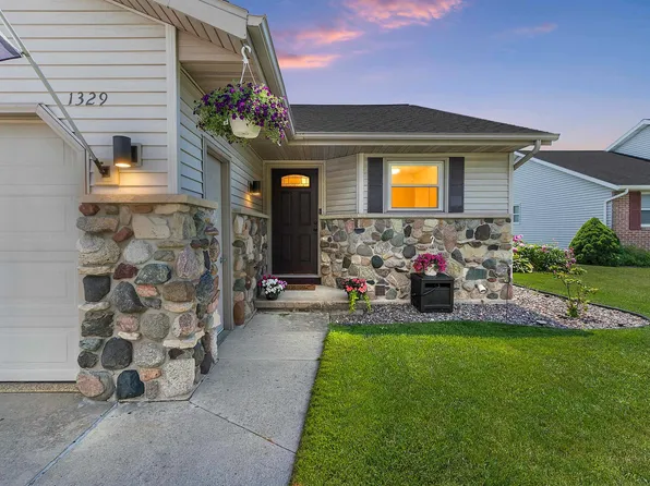 1329 S Franco Ct #2, De Pere, WI 54115
