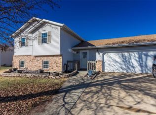 2320 Copper Creek Rd, Maryville, IL 62062