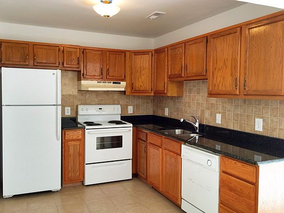 2nd image of 310 Surry Ln