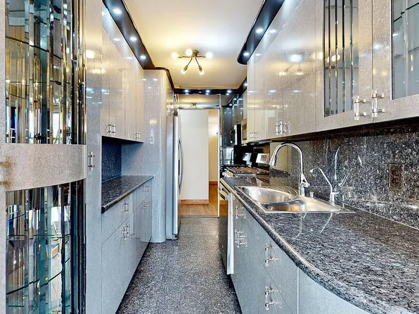 35 Seacoast Ter APT 8C, Brooklyn, NY 11235