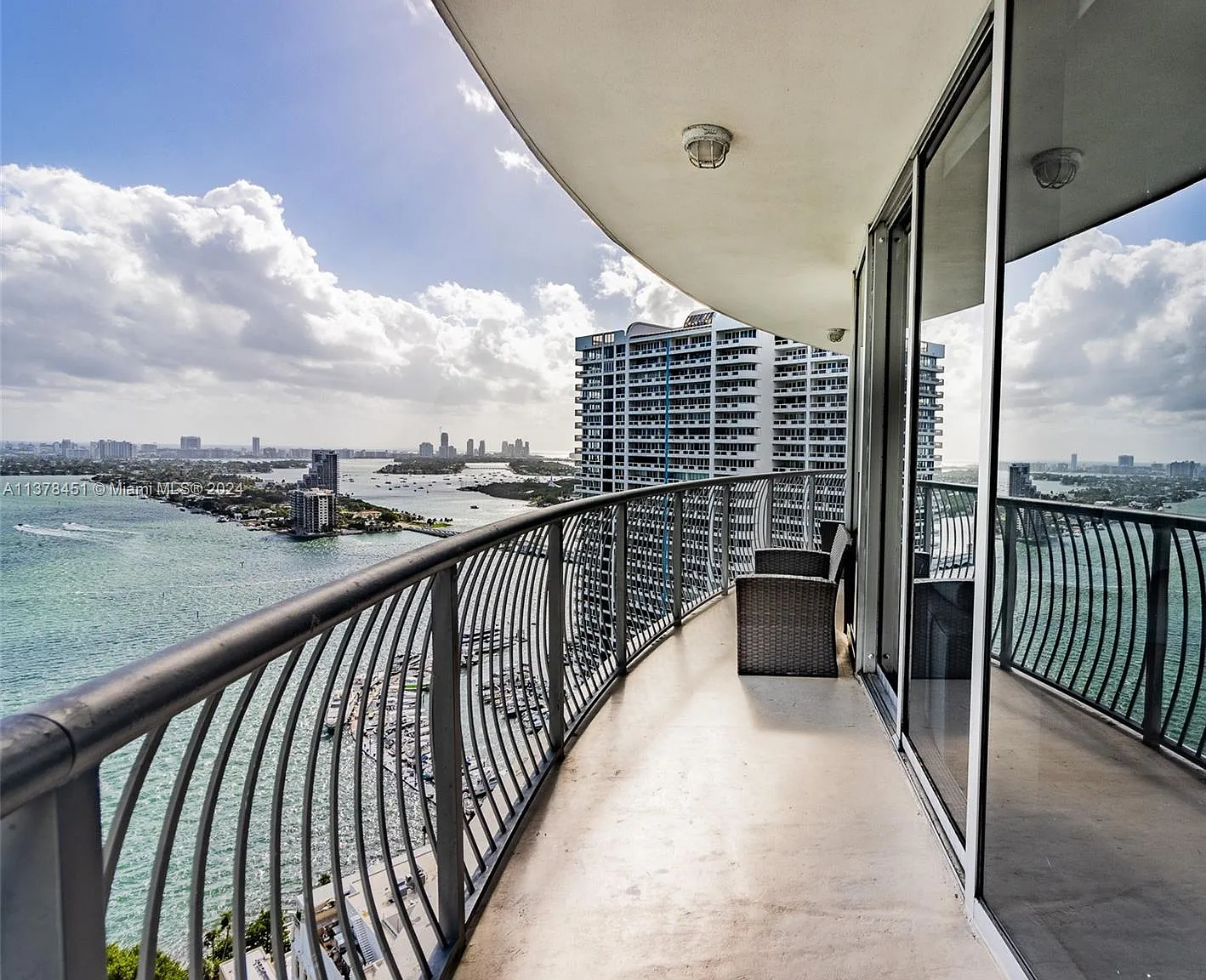 Opera Tower Condo — Photo 2