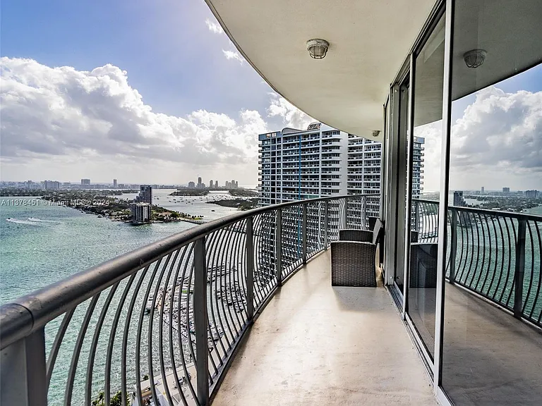 1750 N Bayshore Dr #3201 — Photo 2