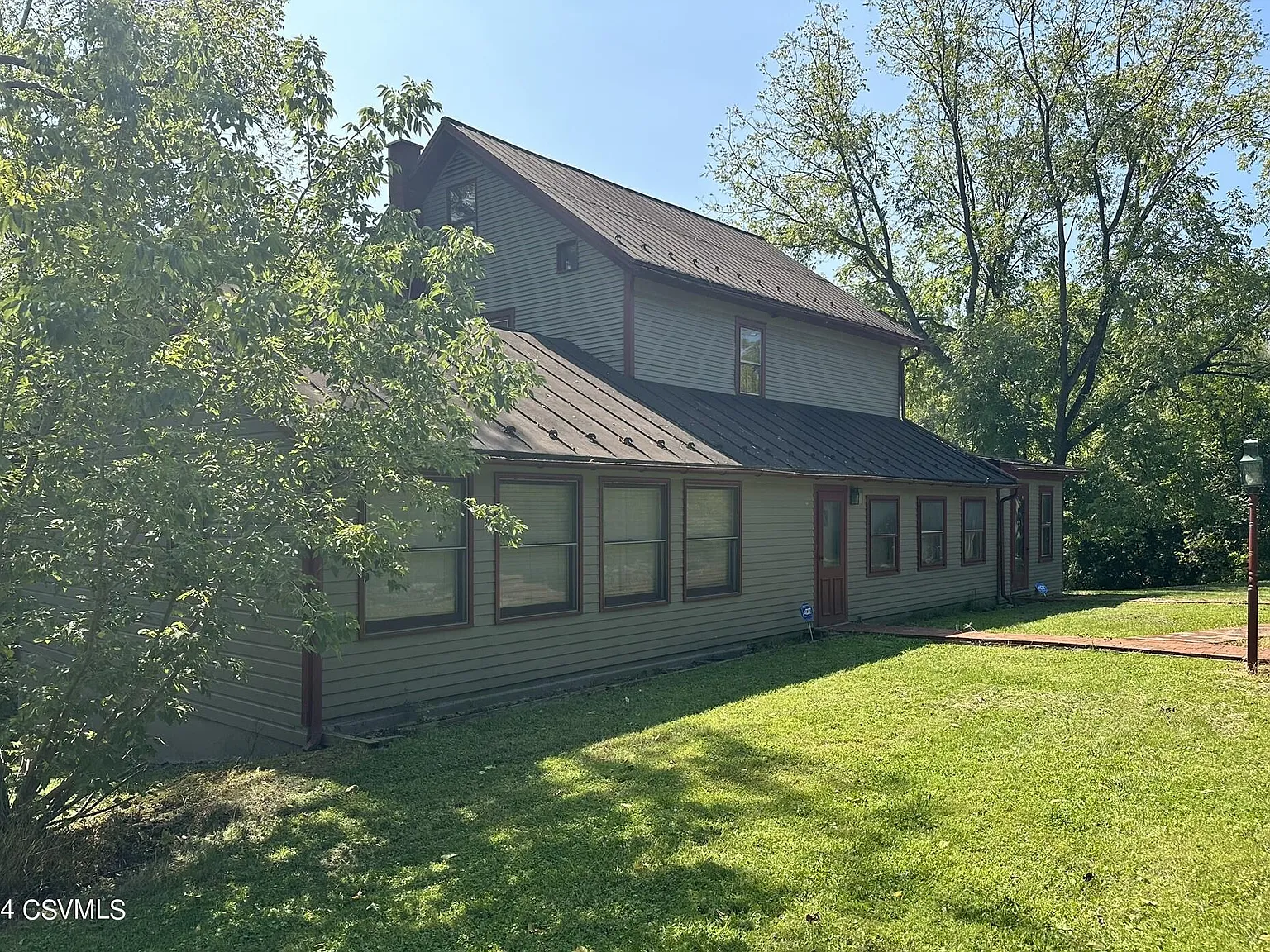 4 bed, 2283 sqft, $1,925 — Photo 4