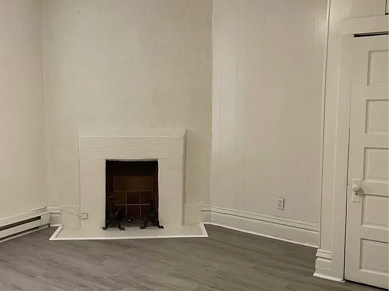 706 7th Ave #1 — Photo 5