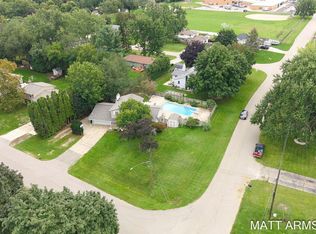 2160 Tulip Ln, Jenison, MI 49428