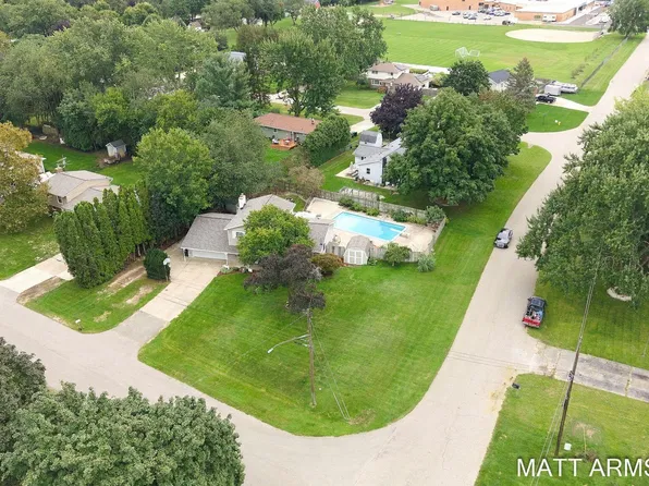 2160 Tulip Ln, Jenison, MI 49428