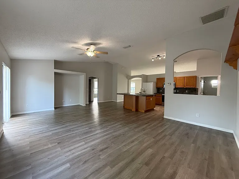 548 SW Undallo Rd — Photo 6