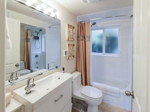 3rd image of 934 SW Cheltenham St