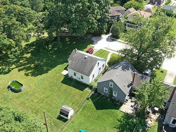 3rd image of 335 Field St
