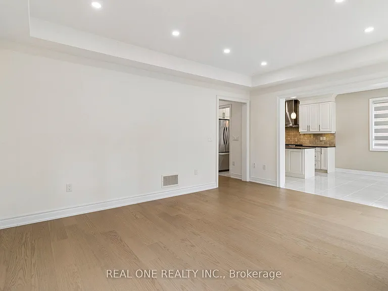 19 Rivoli Dr — Photo 15