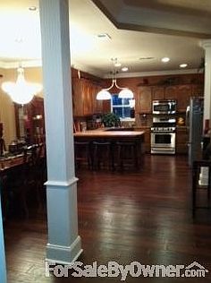 4th image of 17443 Karen Dr