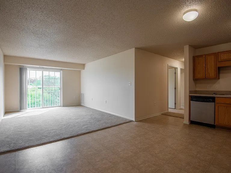 925 Airport Rd — Photo 11