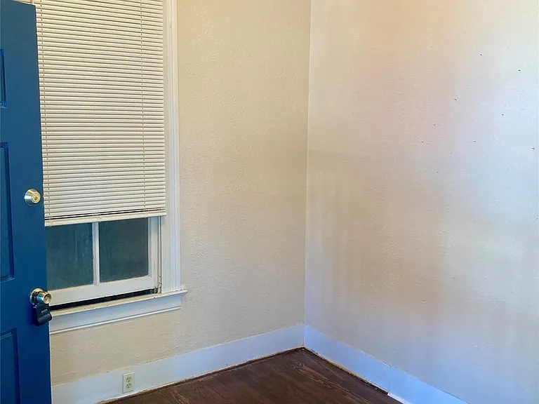 3523 Avenue L #FRONT — Photo 14