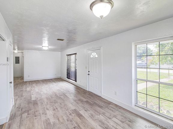 5th image of 4021 NW 203rd Ln