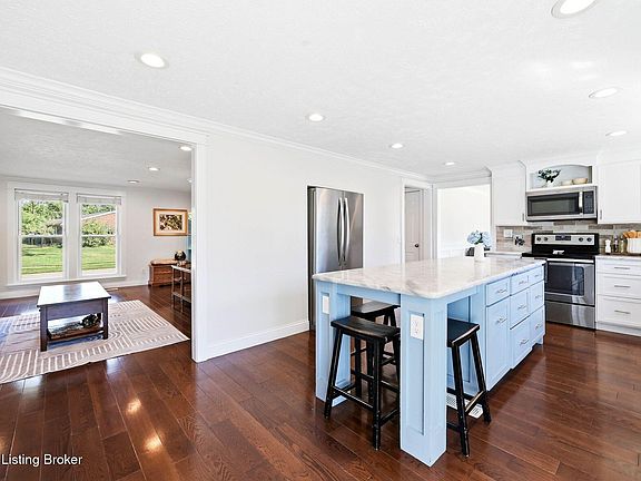 3rd image of 9300 Apple Orchard Pl