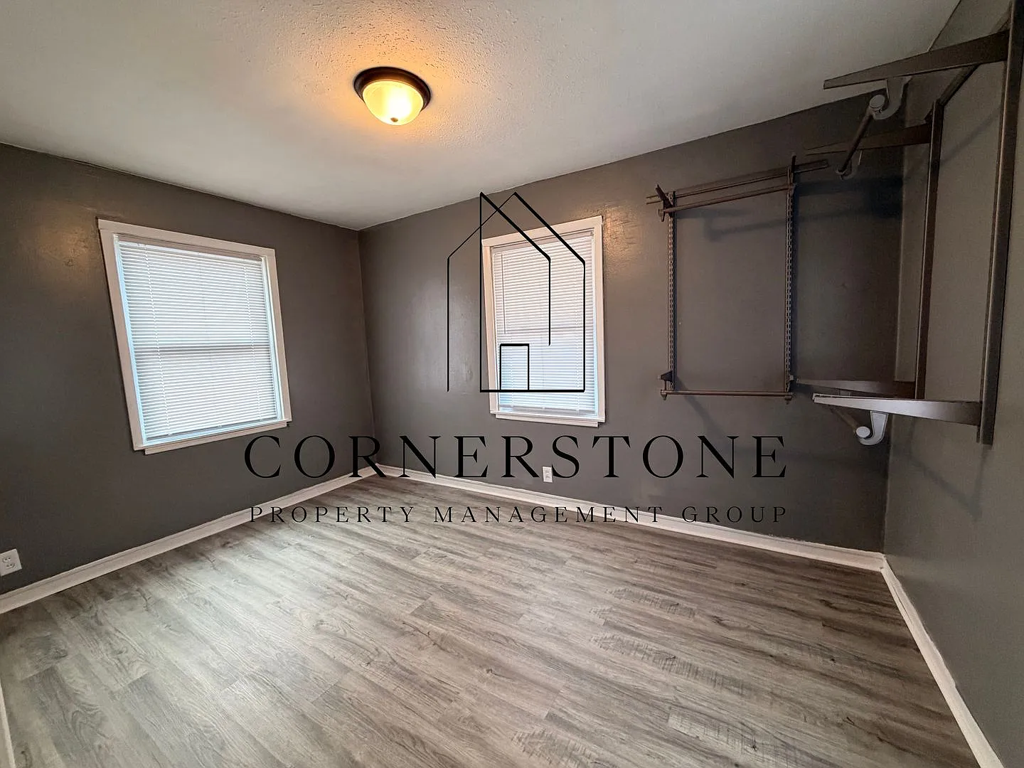 N 14th St Triplex — Photo 2