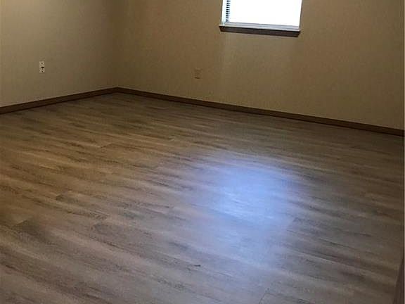 4th image of 221 Brooke Lynn Dr APT 5