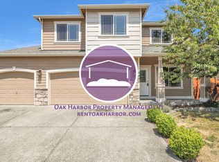 2490 SW Navigator Loop, Oak Harbor, WA 98277