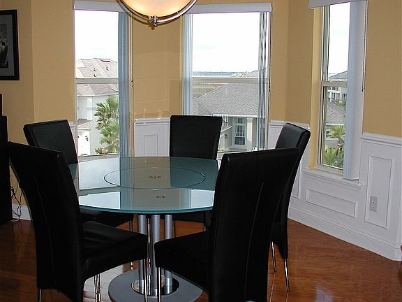 Kitchenette/Breakfast Area