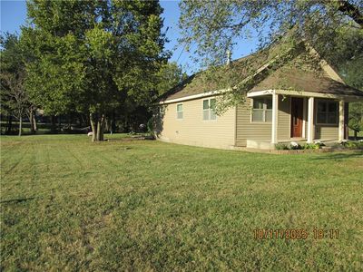 228 E Oak St, Trimble, MO, 64492