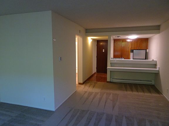 4th image of 1421 Bellevue Ave