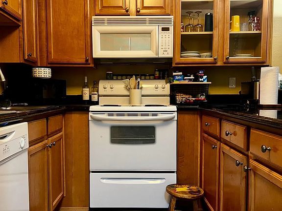 2nd image of 3030 Suncrest Dr Unit 104