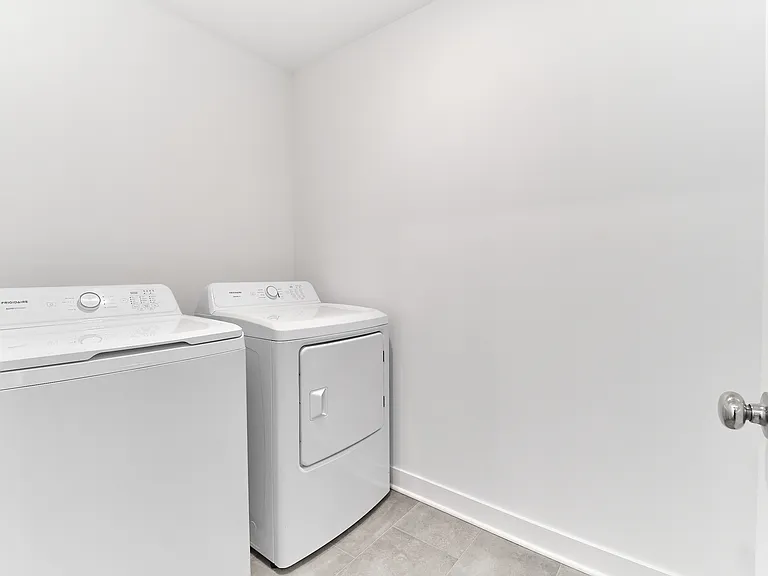 422 Eisenhower St — Photo 27