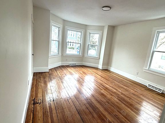 5th image of 165 Shawmut Ave #1